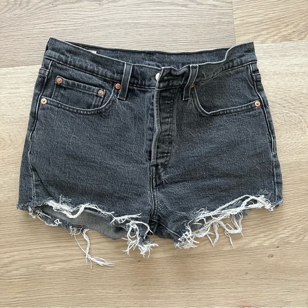 Levi’s 501 original cut off denim shorts